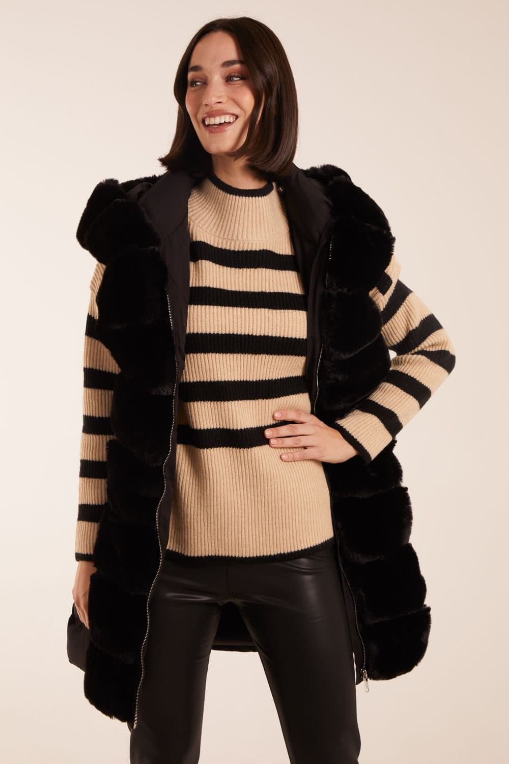 Blue Vanilla Blue Vanilla Women's Faux Fur Detail Gilet in Black