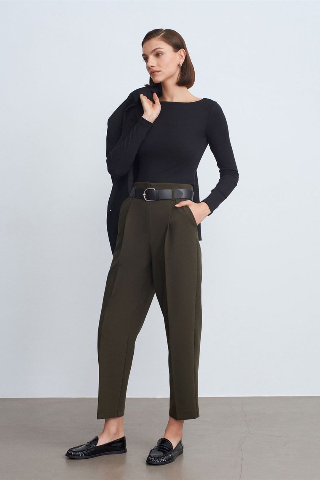 Dilvin Dilvin Women's High-Waist Straight-Leg Crepe Trousers With Belt in Dark Olive - 4