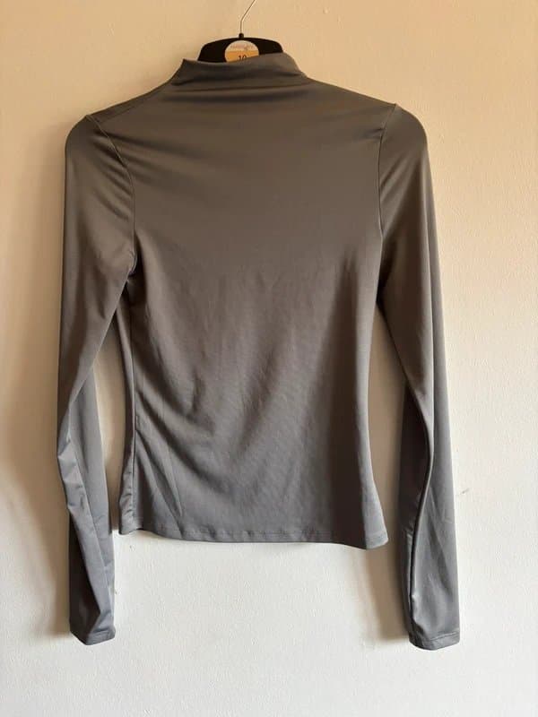 H&M Divided H&M grey high neck long sleeved tight fitting top size s