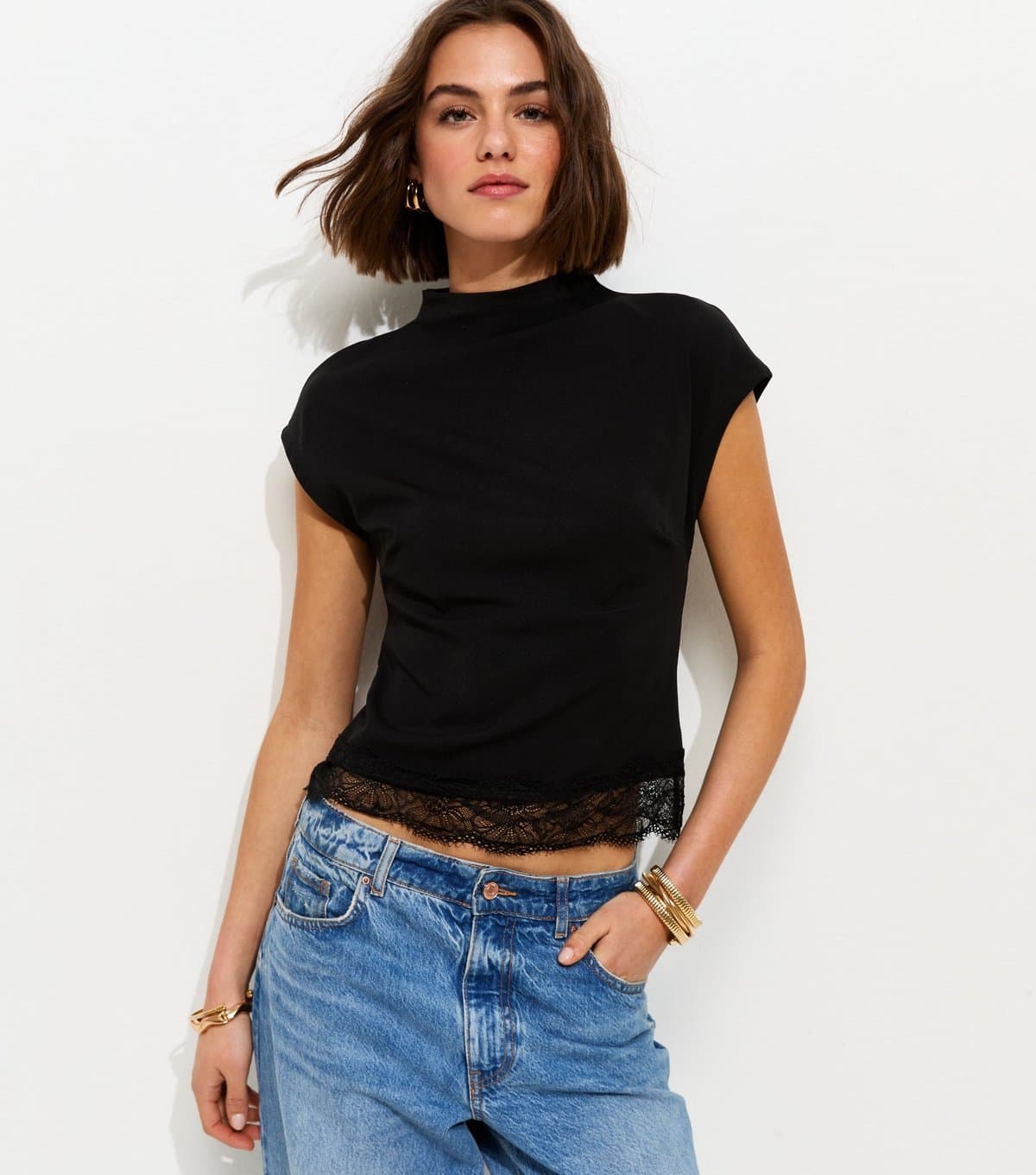 New Look Women's Black Lace Hem Grown On Sleeve T-Shirt New Look