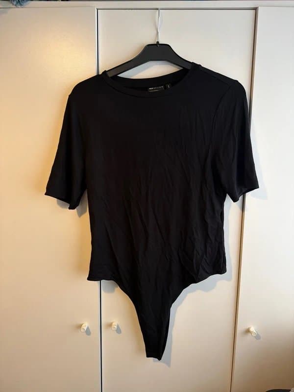ASOS Design Black short sleeve body suit