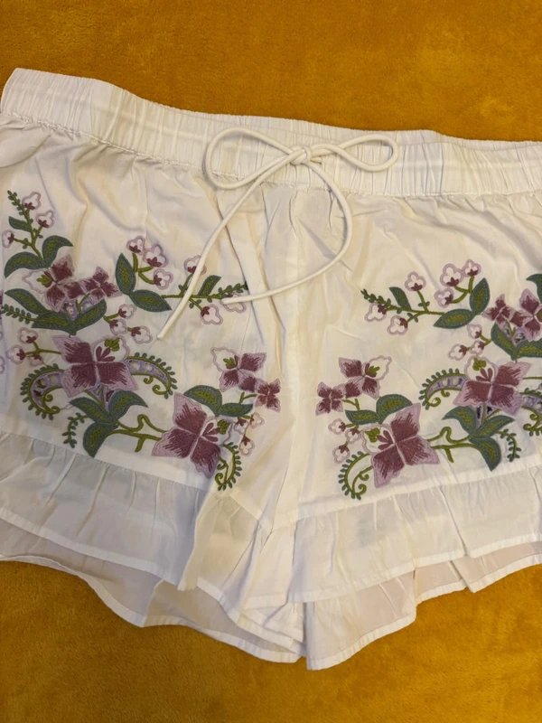 ASOS ASOS embroidered floral co-ord short in white - 1