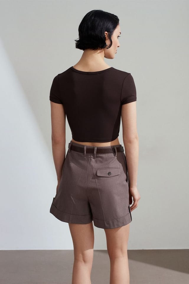 Dilvin Dilvin Women's High-Waist Belted Poplin Shorts in Taupe - 2