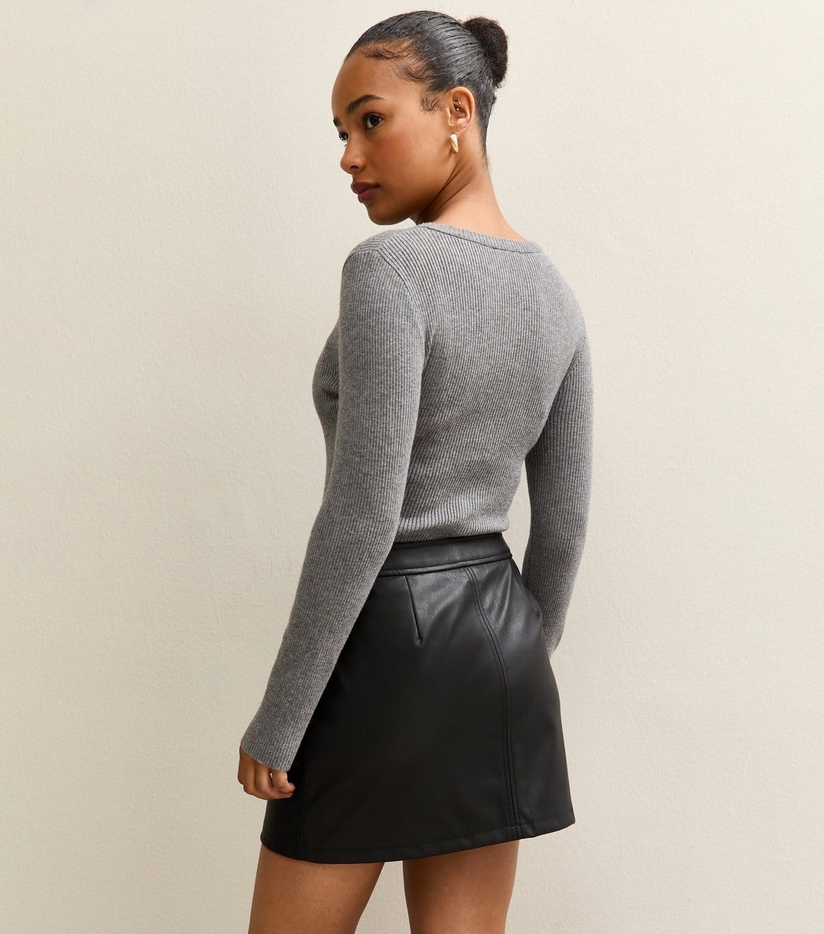 New Look Women's Petite Black Faux Leather A-Line Mini Skirt New Look - 4