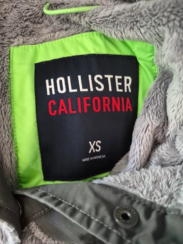 Hollister Hollister womens super soft quarter popper fleece jacket UK size XS