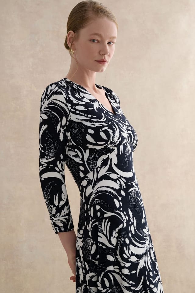 Hobbs London Hobbs London Women's Deborah Printed Jersey Midi Dress in Navy - 3