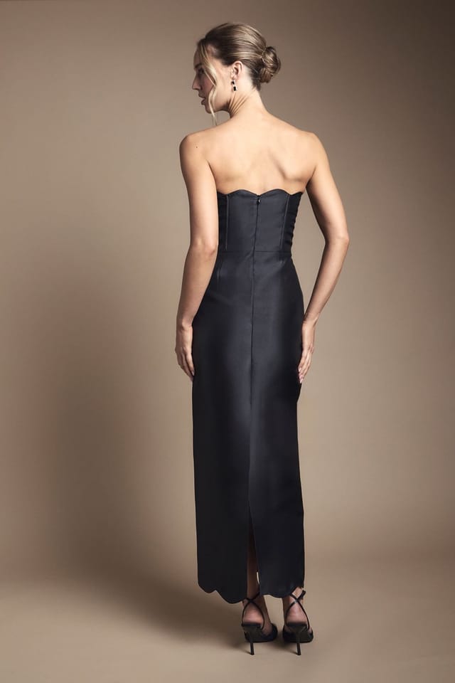 Coast Coast Women's Scallop Detail Twill Column Bridesmaid Dress in Black - 3