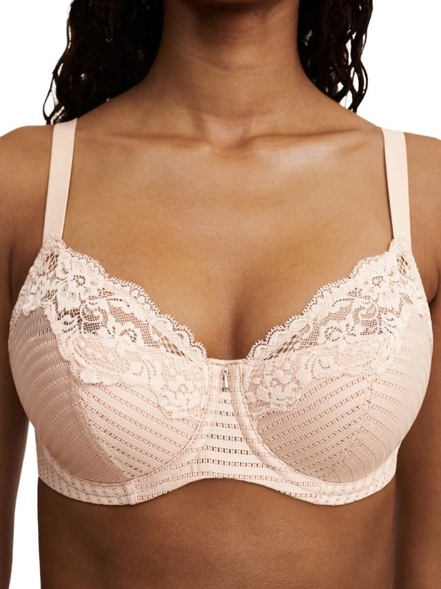Chantelle Chantelle Women's Easy Feel Marilyn Covering Foam Padded Bra - Golden Beige in Nude - 3