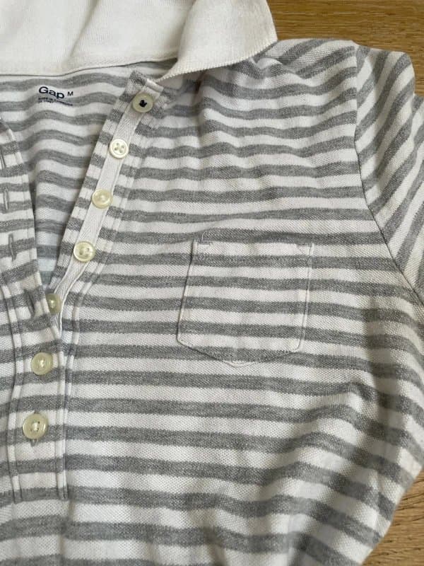 GAP y2k 2000s vintage GAP old polo tshirt striped white grey v neck buttoned very long retro tuscan