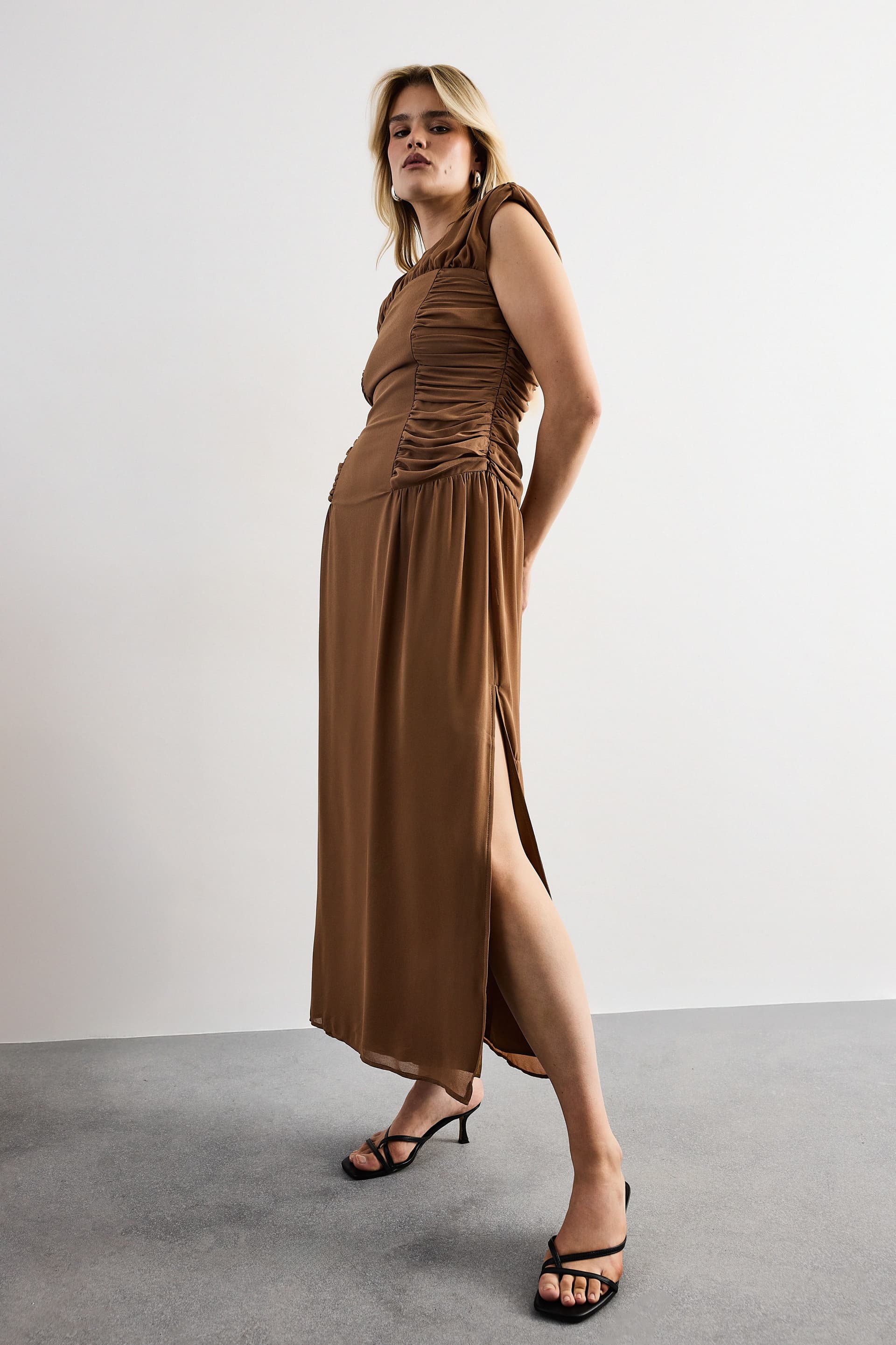 Warehouse Warehouse Women's Ruched Waist Sleeveless Shoulder Pad Detail Maxi Dress in Mocha