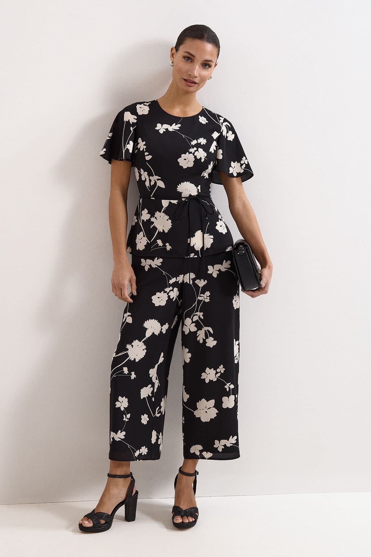Phase Eight Phase Eight Women's Petite Jolie Cropped Wide-Leg Jumpsuit in Midnight
