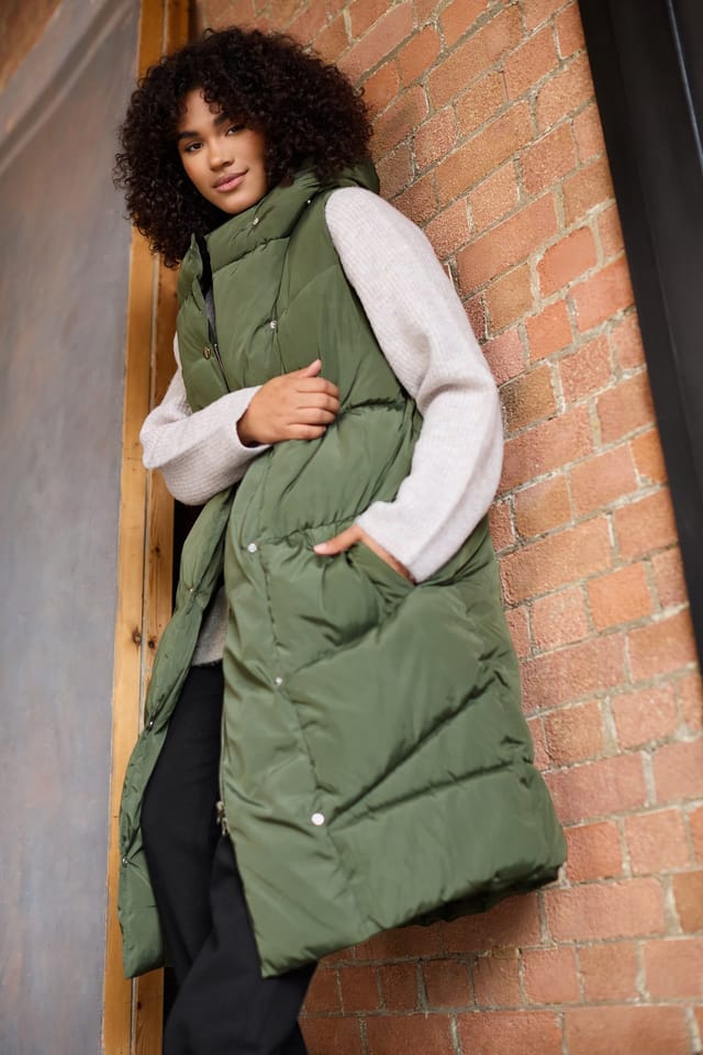 Evans Evans Women's Midi Padded Gilet in Green - 3
