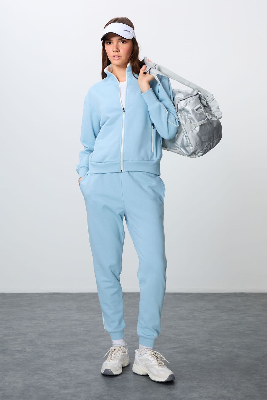 Tommy Life Tommy Life Women's Oversized Zip-collar Sweatshirt & Pants Set in Baby Blue