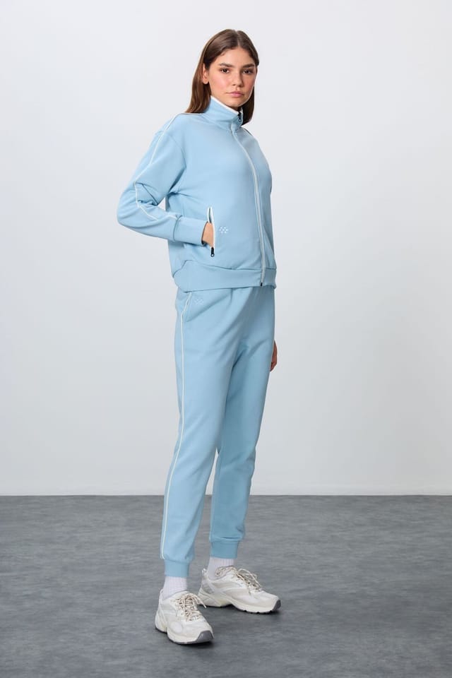 Tommy Life Tommy Life Women's Oversized Zip-collar Sweatshirt & Pants Set in Baby Blue - 3