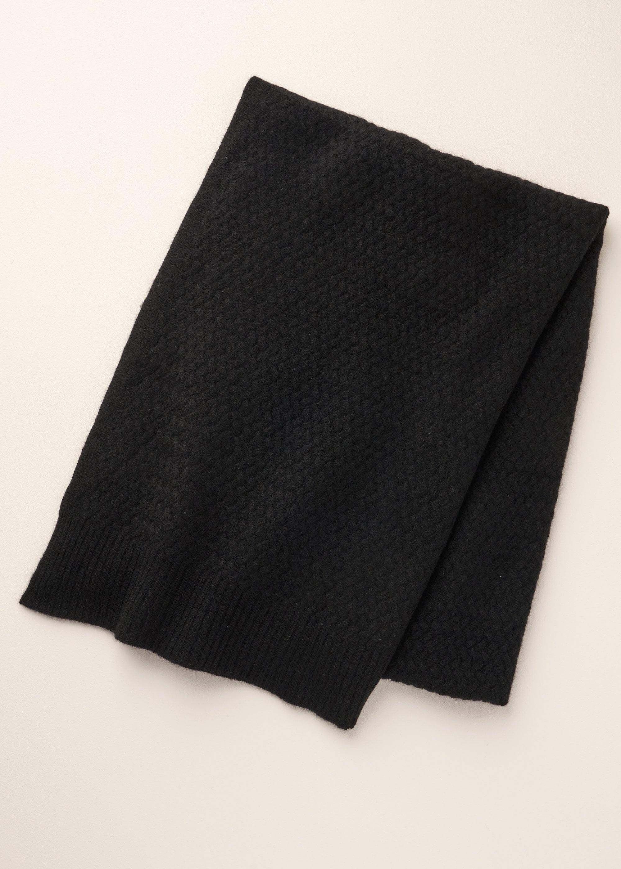 Truly Truly Women's Cashmere Wrap in Black - 2