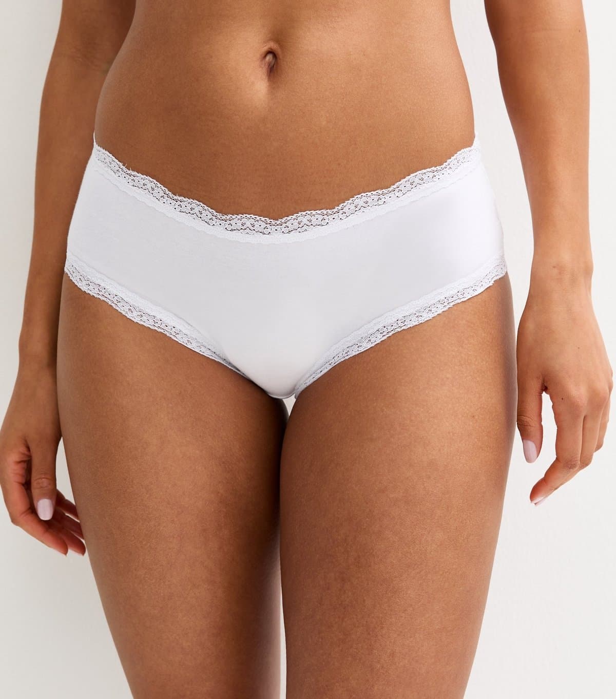 New Look Women's White Cotton Lace Trimmed Brief Shorts New Look