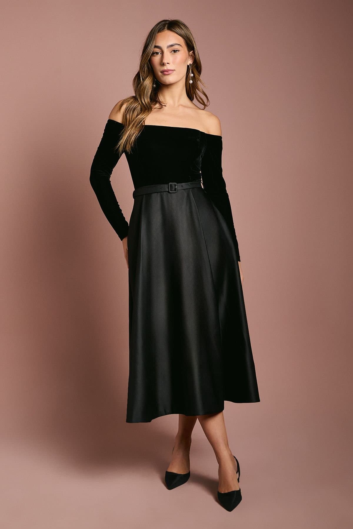 Coast Coast Women's Long Sleeve Bardot Full Skirted Midi Dress in Black
