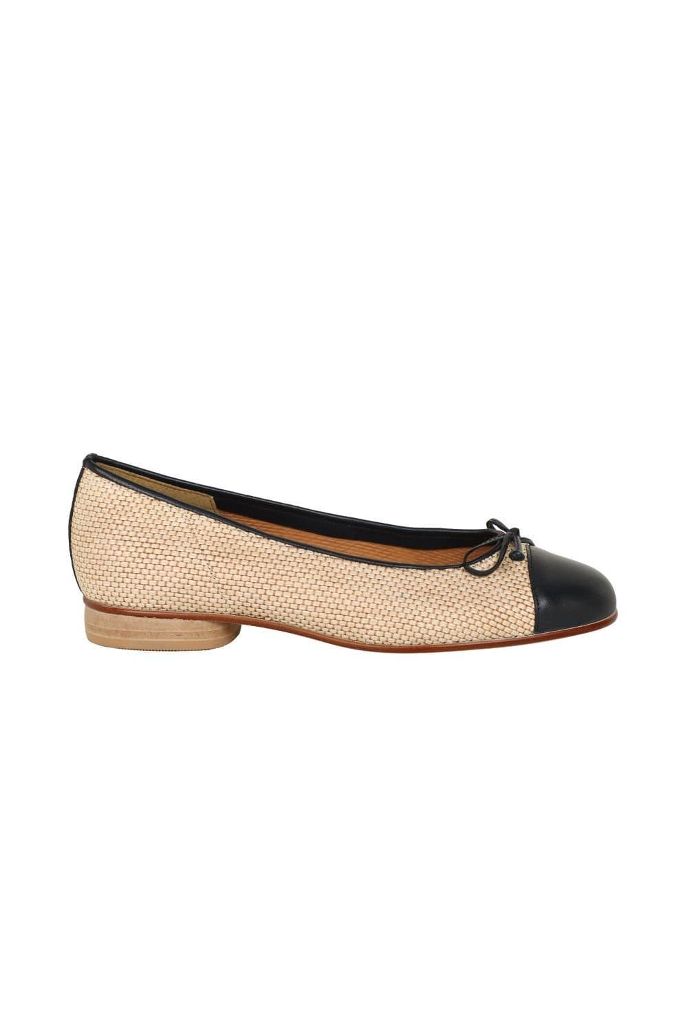 Gabor Gabor Women's Dulford Ballet Pumps in Light Beige
