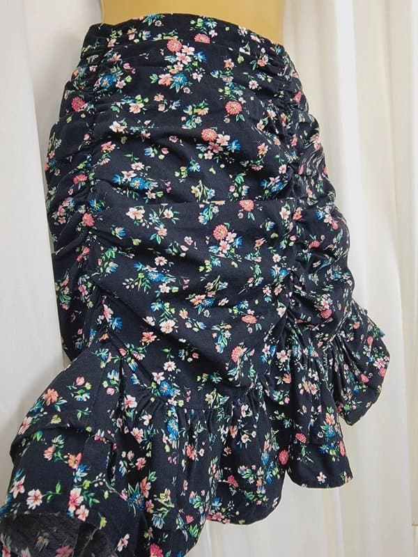 Bershka Bershka Floral-Printed Ruched Mini Skirt Size 8 (WB-SKRT-8-BLK-04)