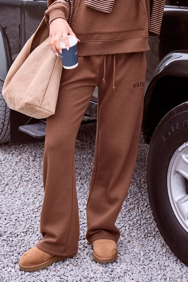 Kaiia Kaiia Slogan Ribbed Waistband Straight Leg Joggers Coffee - 2