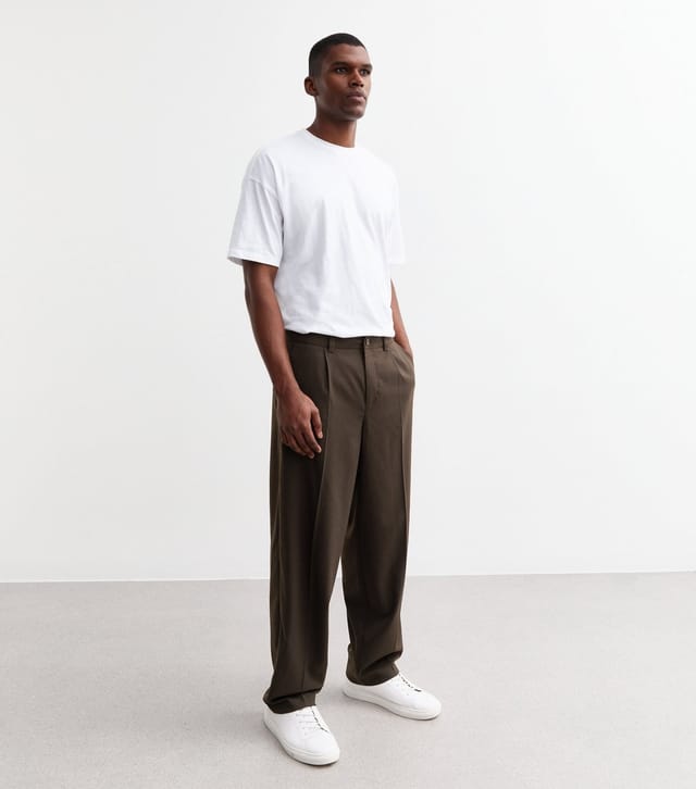 New Look Men's Dark Brown Relaxed Pleated Tailored Trousers New Look - 3