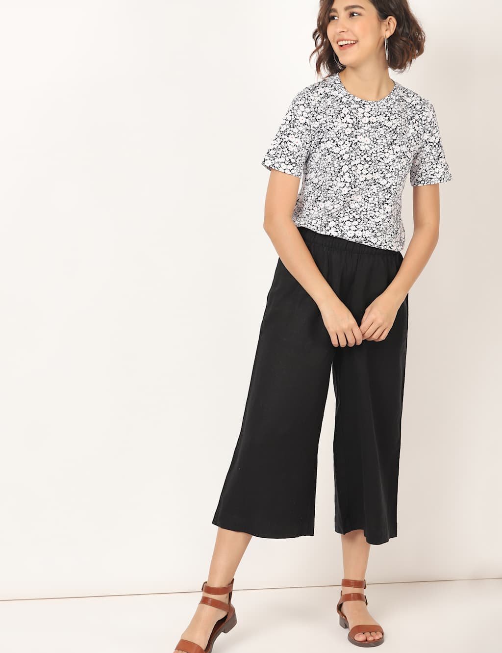 Marks & Spencer M&S Pure Cotton Floral Straight Fit T-Shirt Navy Mix - 2