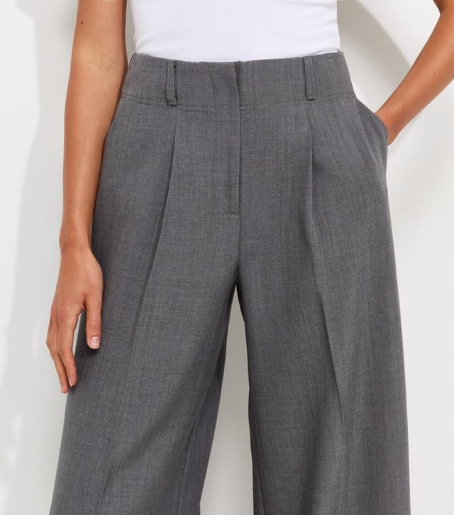 New Look Women's Dark Grey Pleated Tailored Wide Leg Trousers New Look - 2