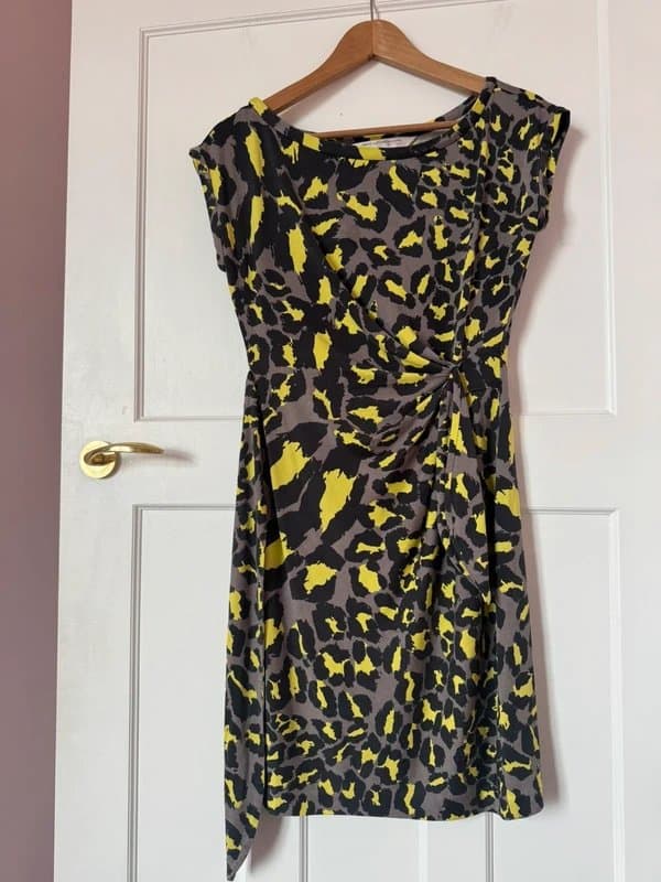 Diane von Fürstenberg Gorgeous DVF Diane Von Furstenberg dress 100% Silk leopard print