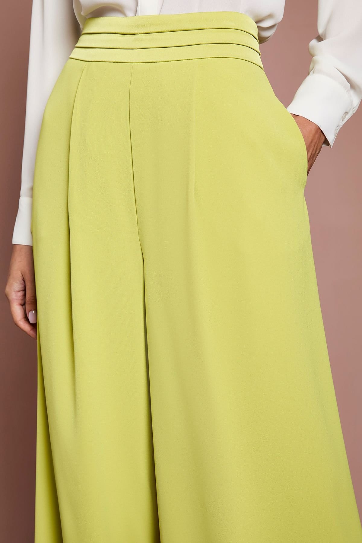 Coast Coast Women's Pleated Waistband Satin Wide Leg Trouser in Lime - 4