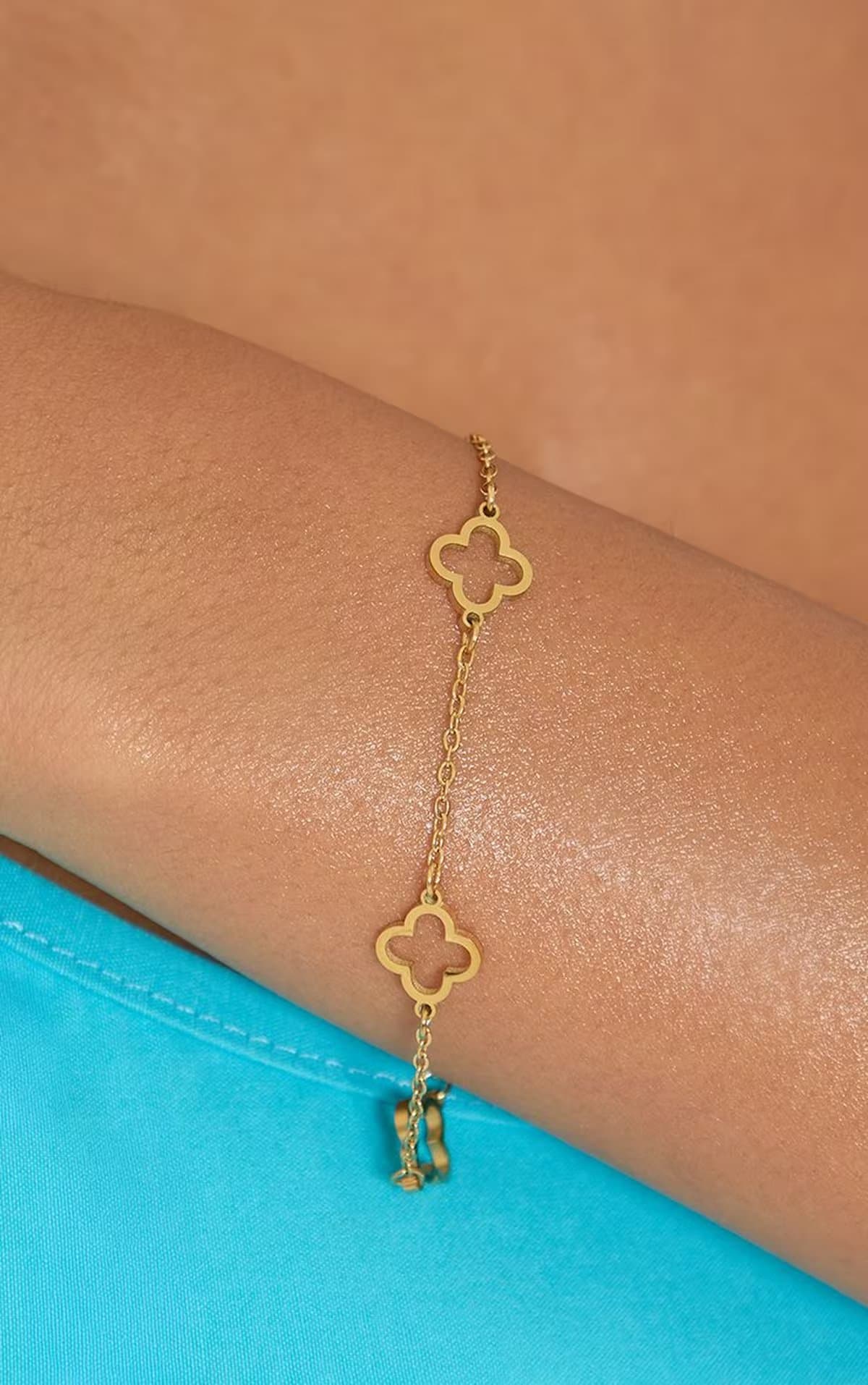 EGO Clover Cut Out Detail Clasp Bracelet In Gold., Women's Size UK 0