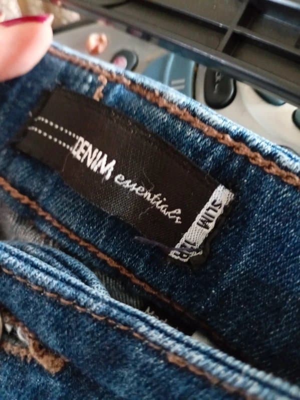 Denim Essentials Ladies size 12 regular blue slim leg jeans