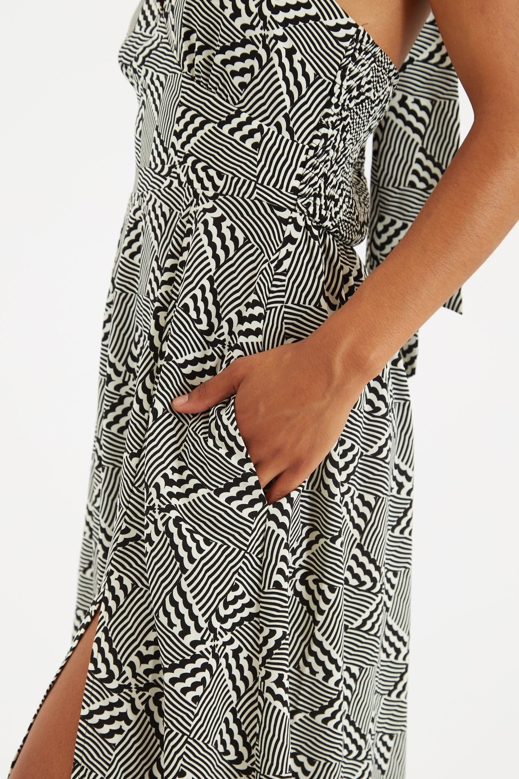 Louche Louche Women's Geri 60s Patchwork Halter neck Midi Dress in Black - 4