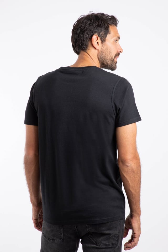 Weird Fish Weird Fish Men's Carp Side Front Print Artist T-Shirt in Black - 3