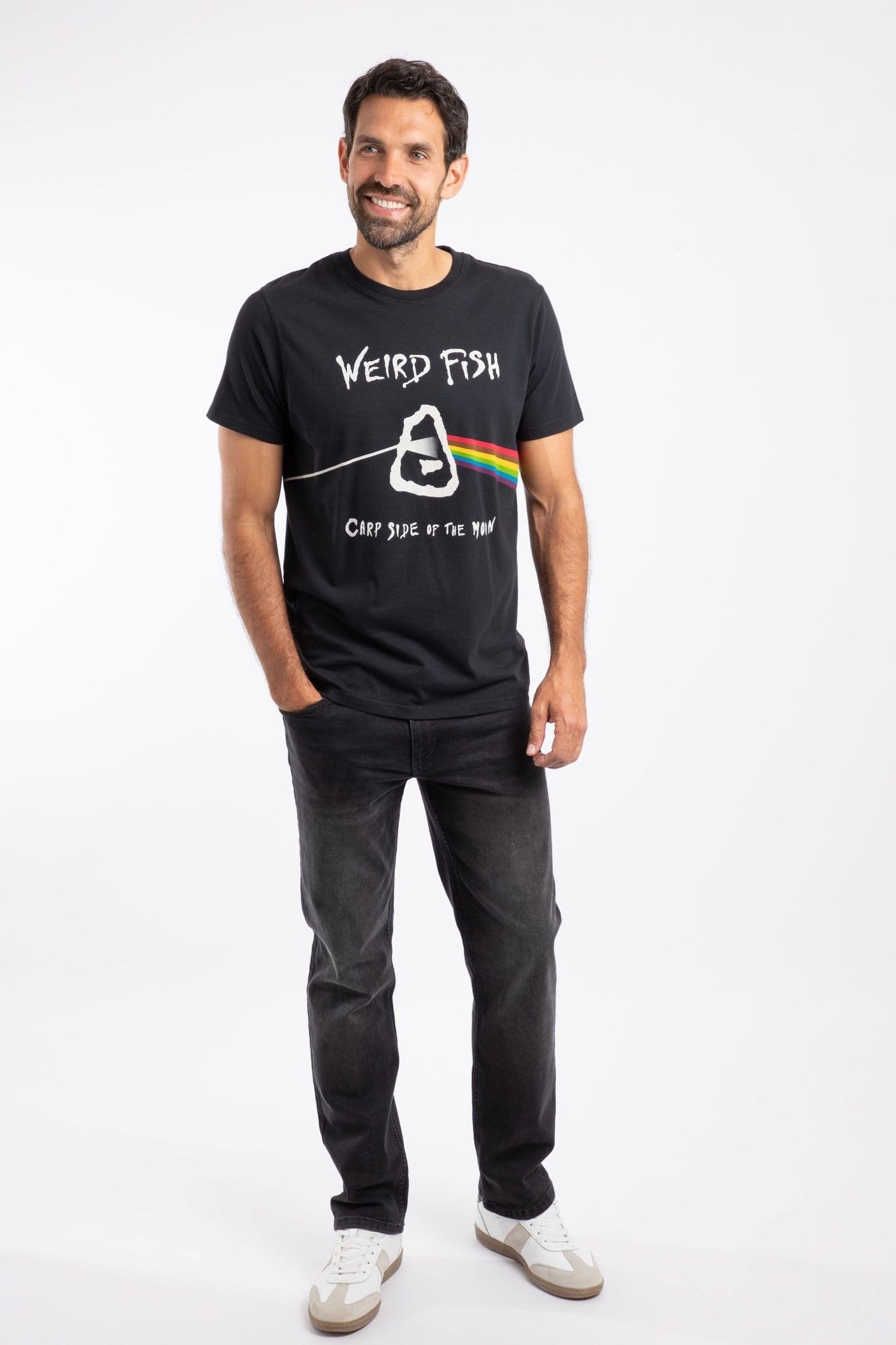 Weird Fish Weird Fish Men's Carp Side Front Print Artist T-Shirt in Black - 4