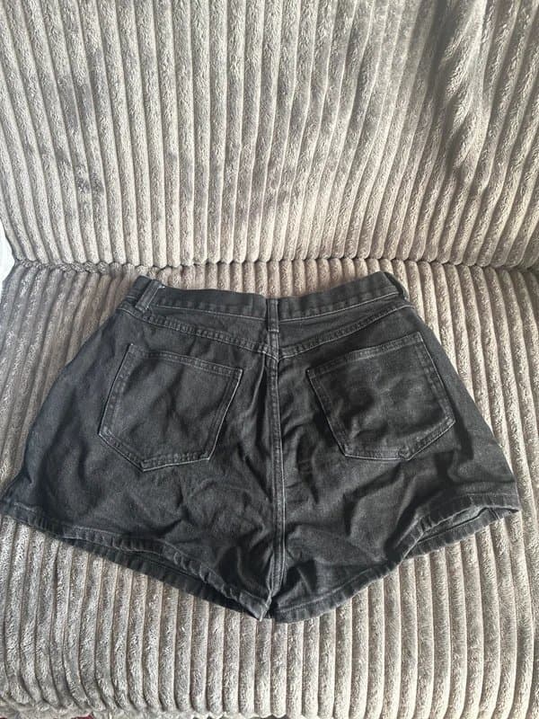 ASOS Design ASOS Black Shorts Size 12