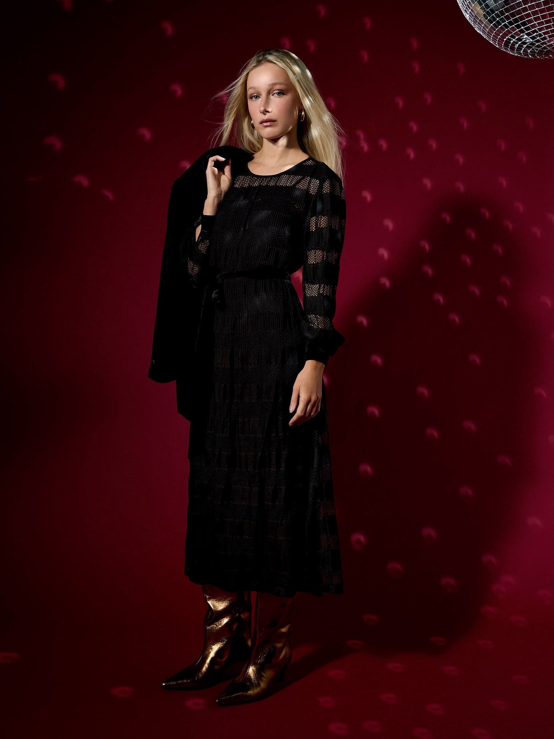 GWD by GEORGE W. DAVIES GWD by GEORGE W. DAVIES Women's GWD Petunia Black Jersey Lace Midi Dress