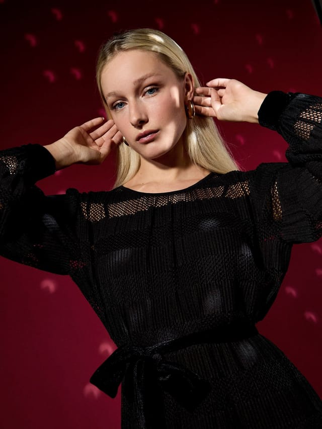 GWD by GEORGE W. DAVIES GWD by GEORGE W. DAVIES Women's GWD Petunia Black Jersey Lace Midi Dress - 2