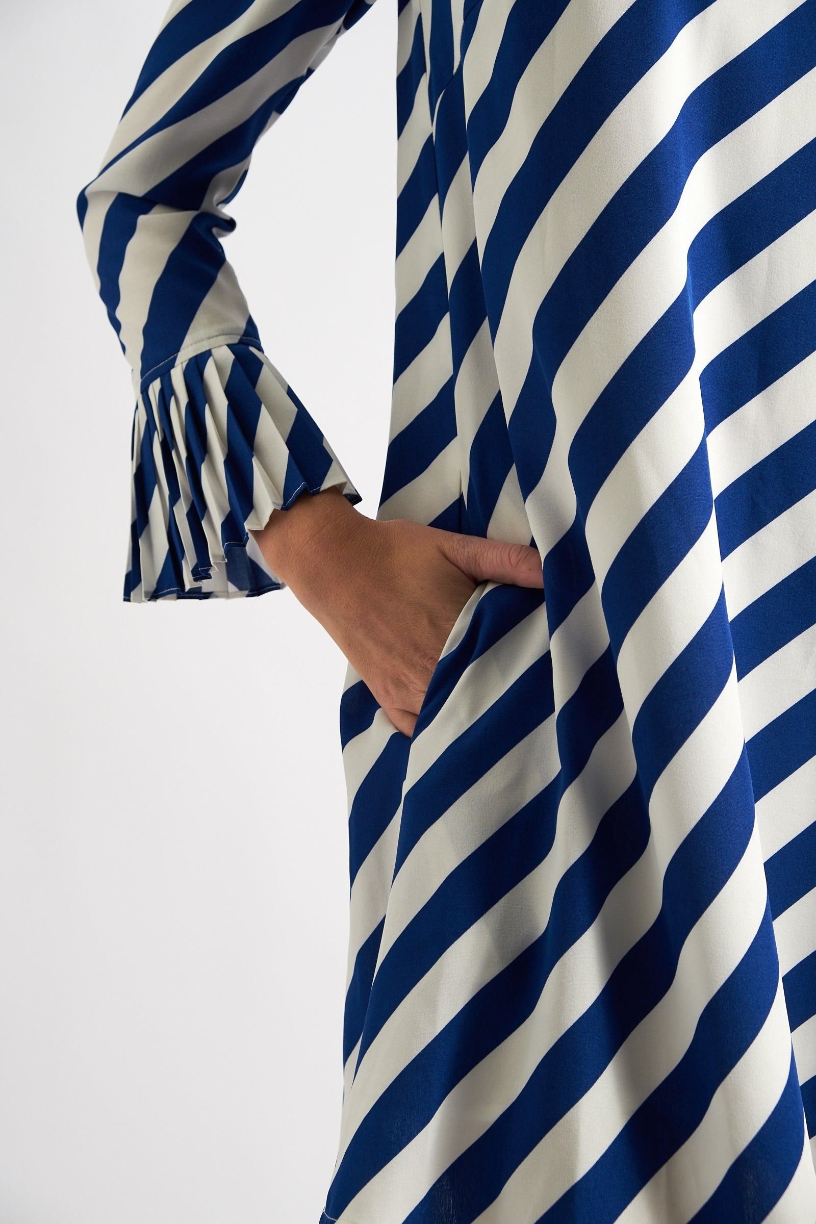 Louche Louche Women's Megann Diagonal Lines Print Pleated Cuff Mini Dress - Blue - 4