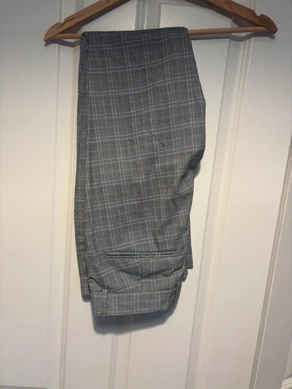 New Look Men’s grey checked suit trousers 32R