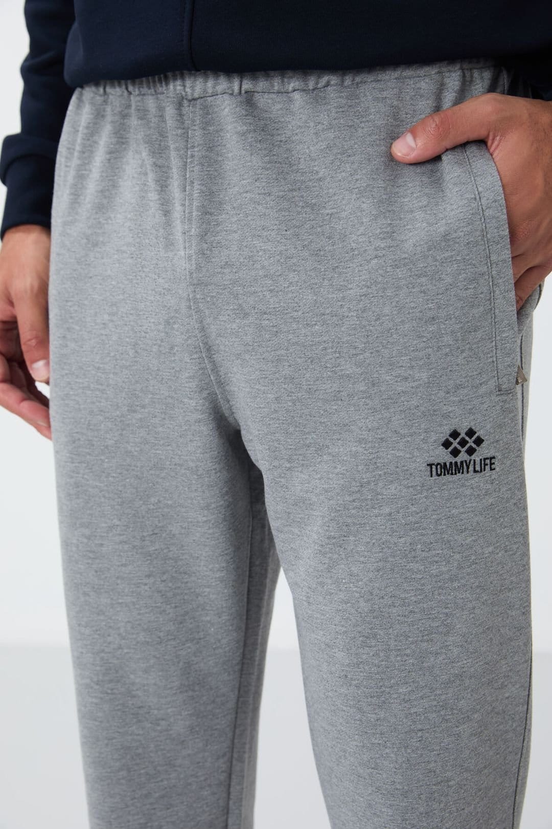 Tommy Life Tommy Life Men's Slim-fit Straight-leg Sweatpants in Light Grey - 4