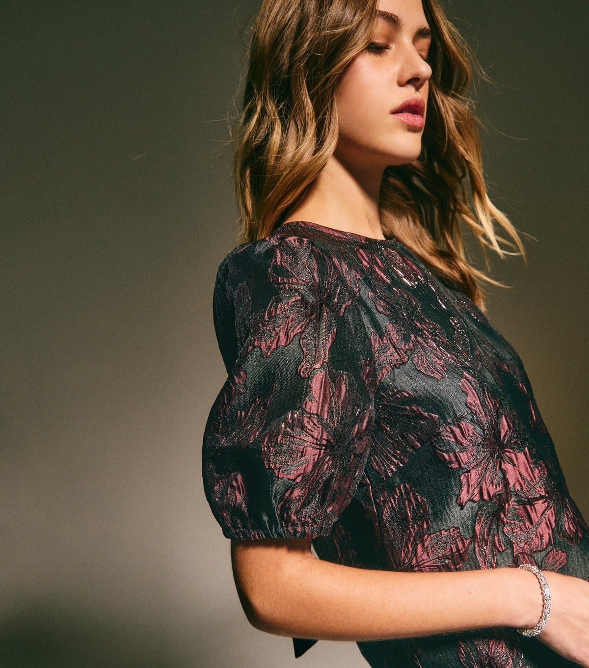 New Look Women's Dark Burgundy Floral Jacquard Short Sleeve Top New Look