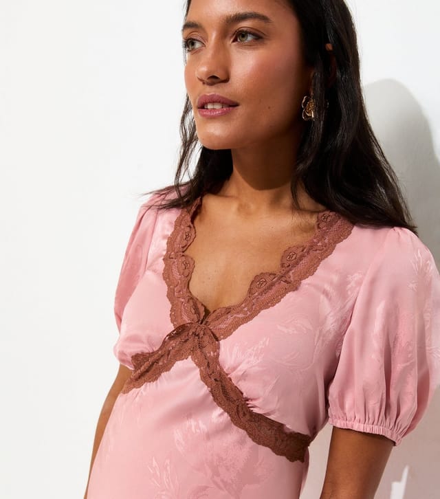 New Look Women's Maternity Light Pink Satin Lace Trim Jacquard Midi Dress New Look - 3
