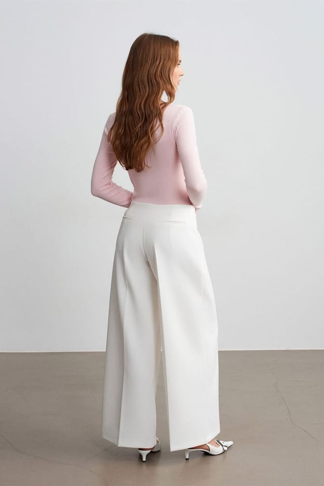 Dilvin Dilvin Women's High-Waist Wide-Leg Crepe Trousers in Off-White - 2