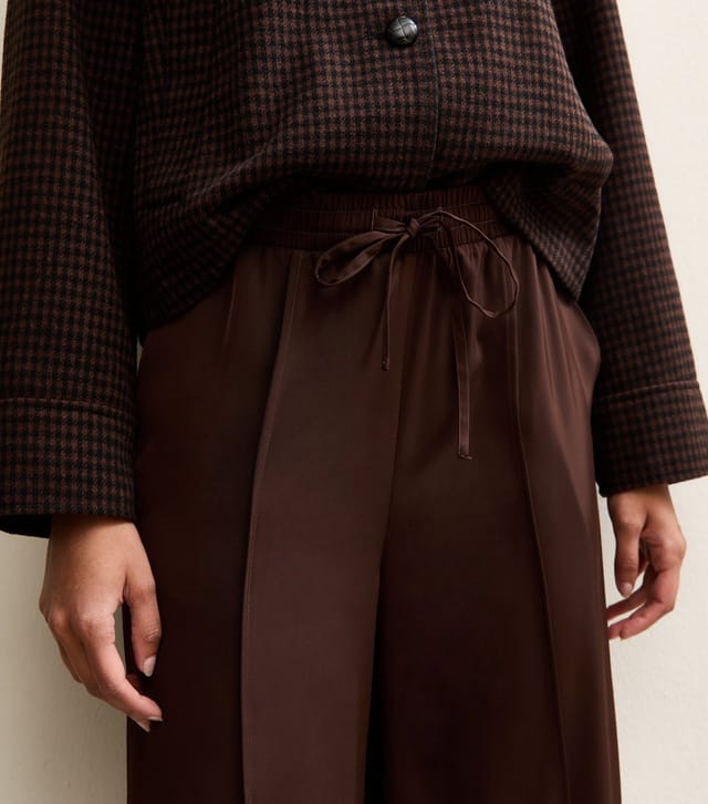 New Look Women's Brown Satin Drawstring Waist Wide Leg Trousers New Look - 2