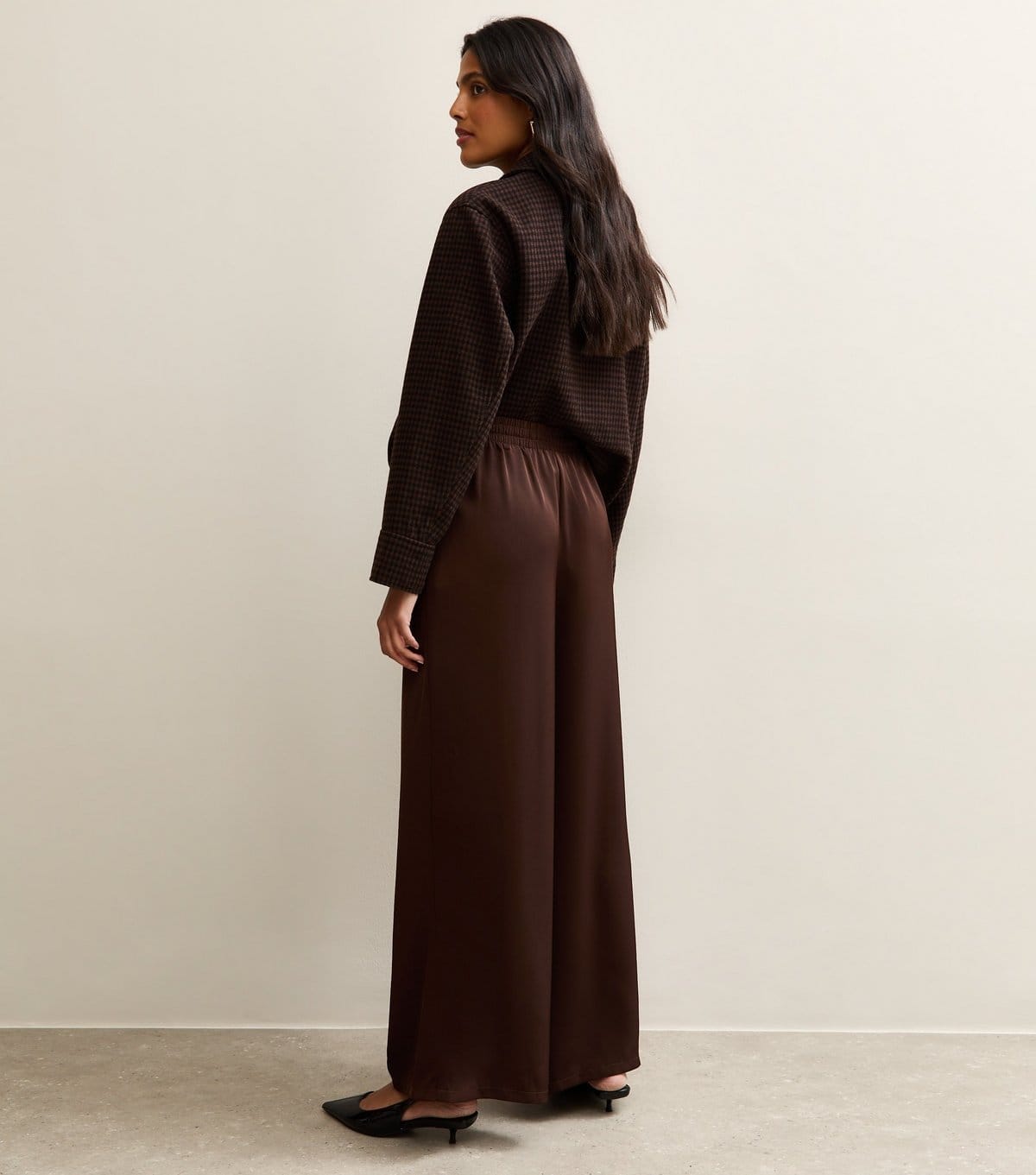 New Look Women's Brown Satin Drawstring Waist Wide Leg Trousers New Look - 4