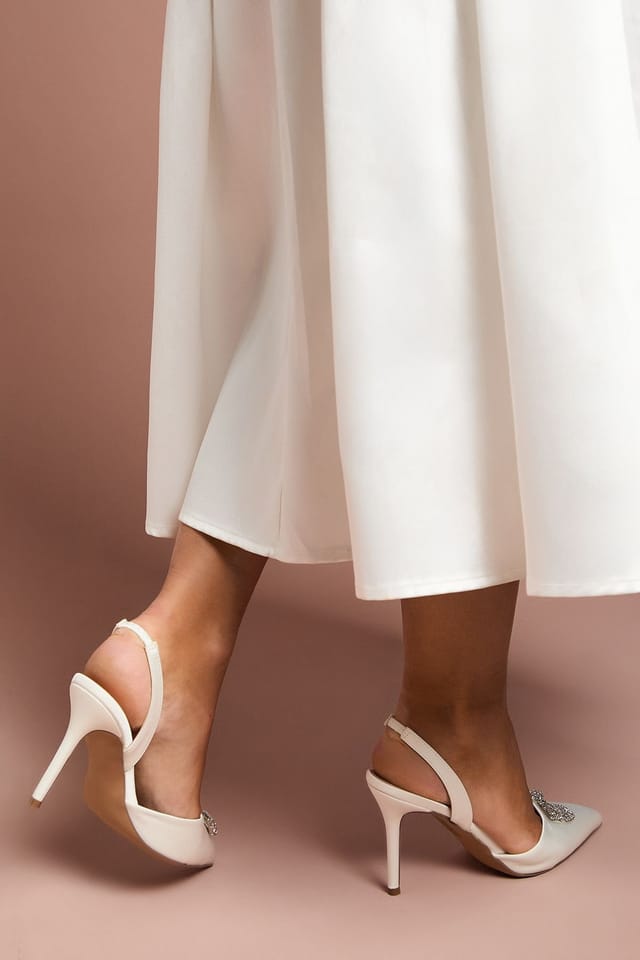 Coast Coast Women's Bridal Wide Fit Scarlett Satin Diamante Bow Brooch Slingback High Stiletto Heel Court Shoes in White - 3