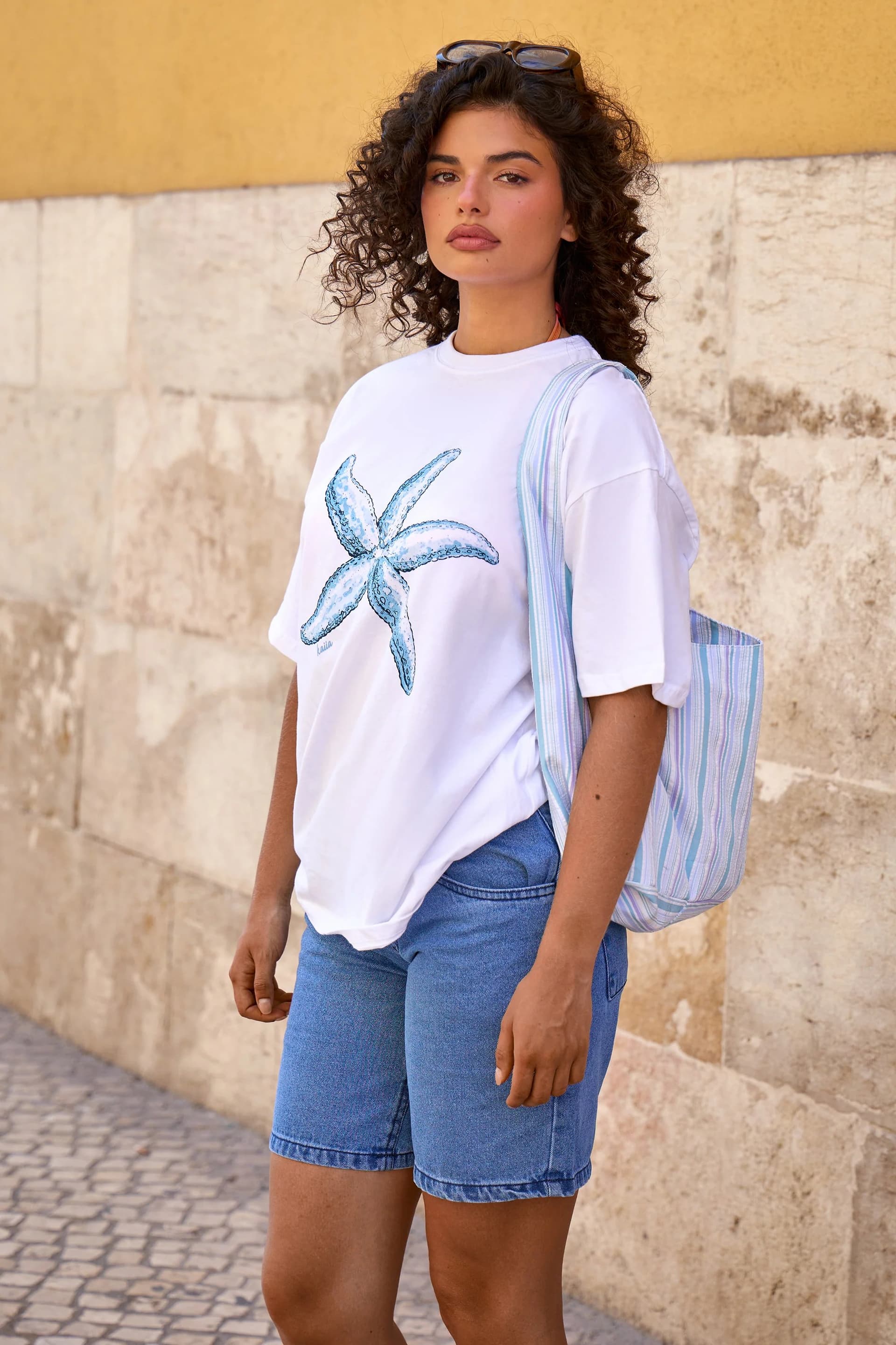 Kaiia Kaiia Starfish Graphic Oversized T-shirt White
