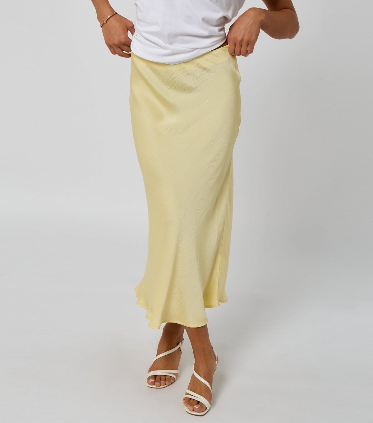 Urban Bliss Women's Yellow Textured Midi Skirt Urban Bliss New Look - 4