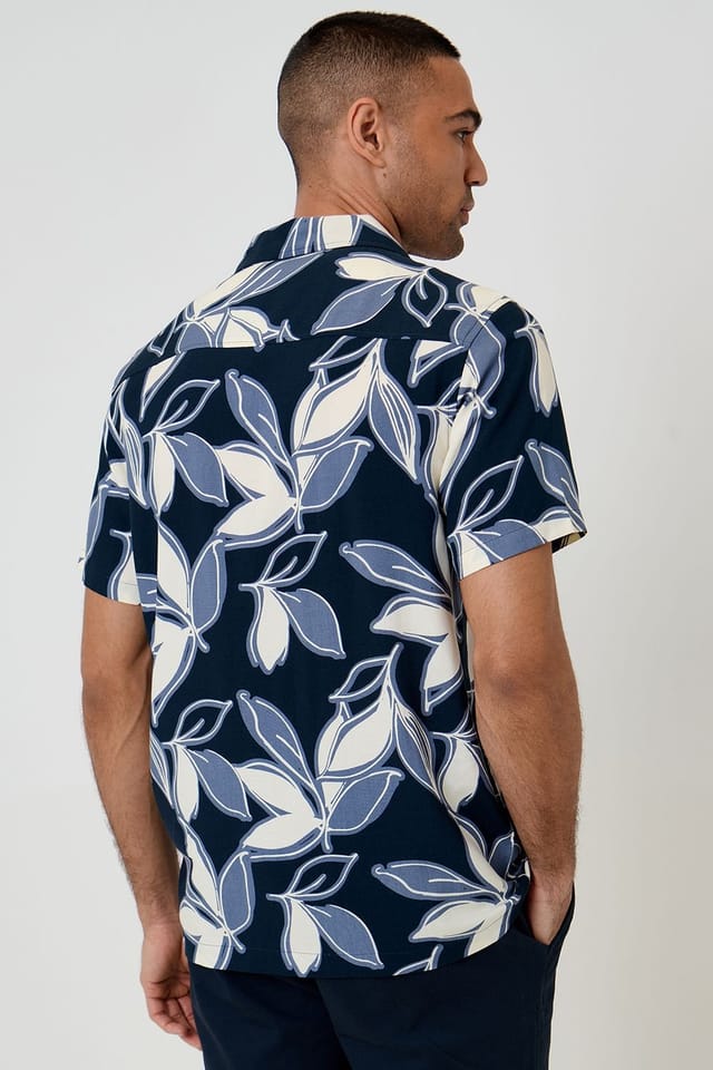 Threadbare Threadbare Men's Leaf Print Short Sleeve Shirt in Navy - 2