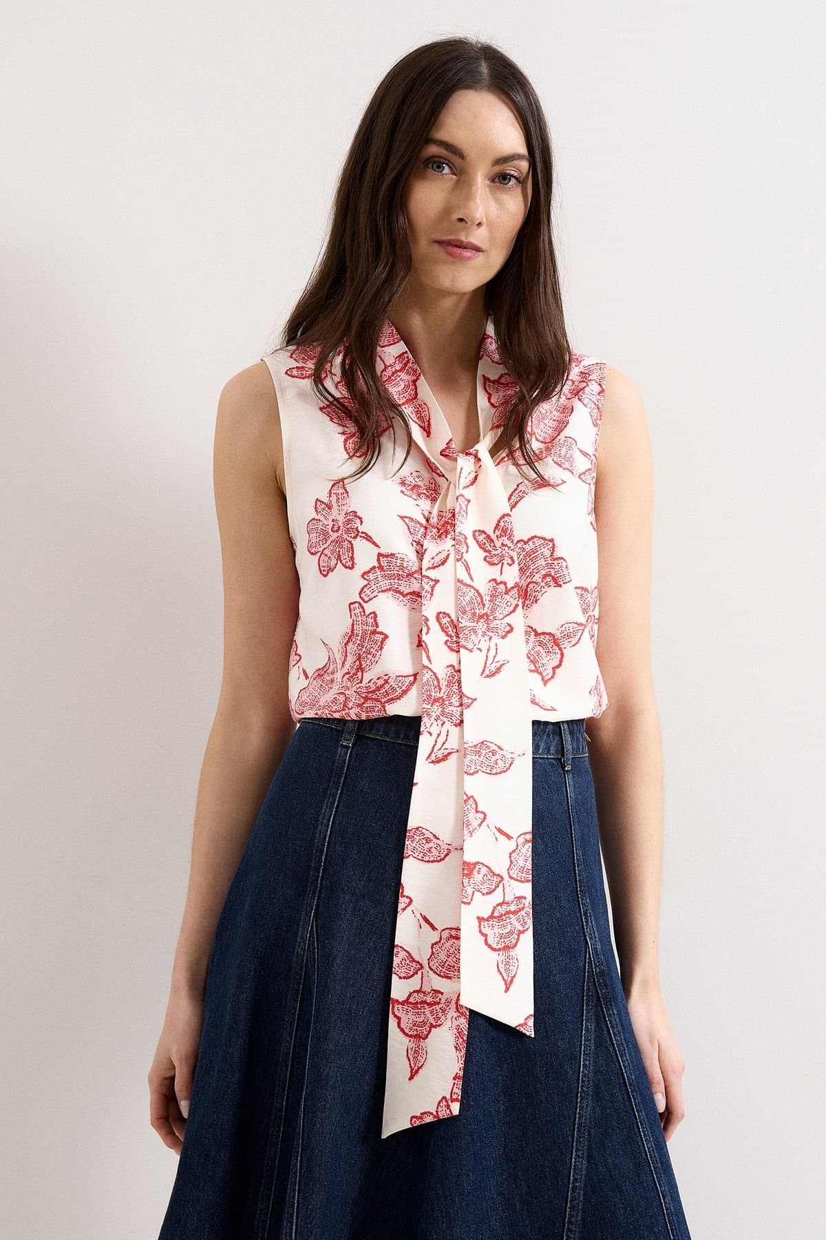 Phase Eight Phase Eight Women's Junie Tie Neck Sleeveless Blouse in Red